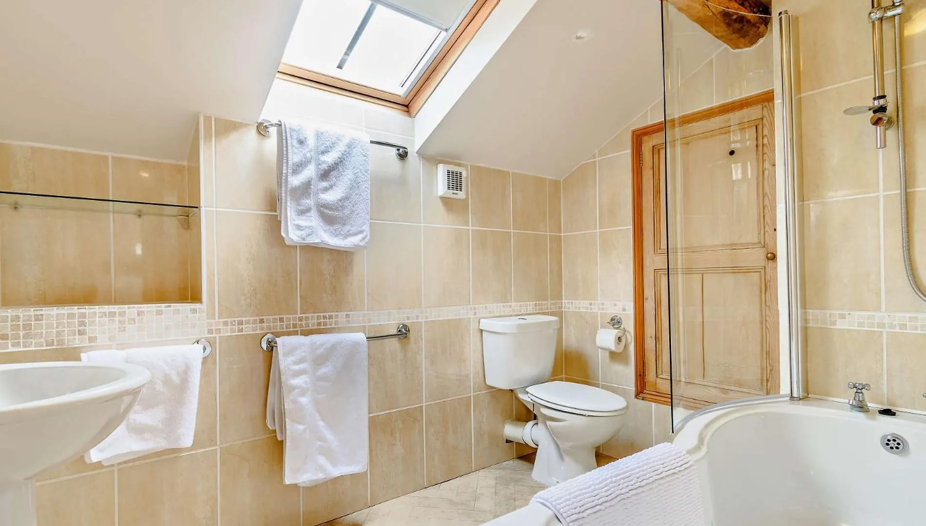3 Bed In Harrogate Hh099 Villa Weeton  Holiday home Weeton (West Yorkshire)